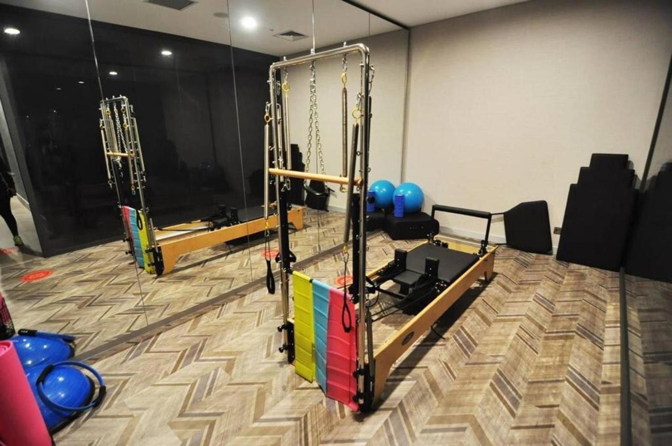 Case de vacanță Beautiful Modern 1bd Views W Poolgym! #223
